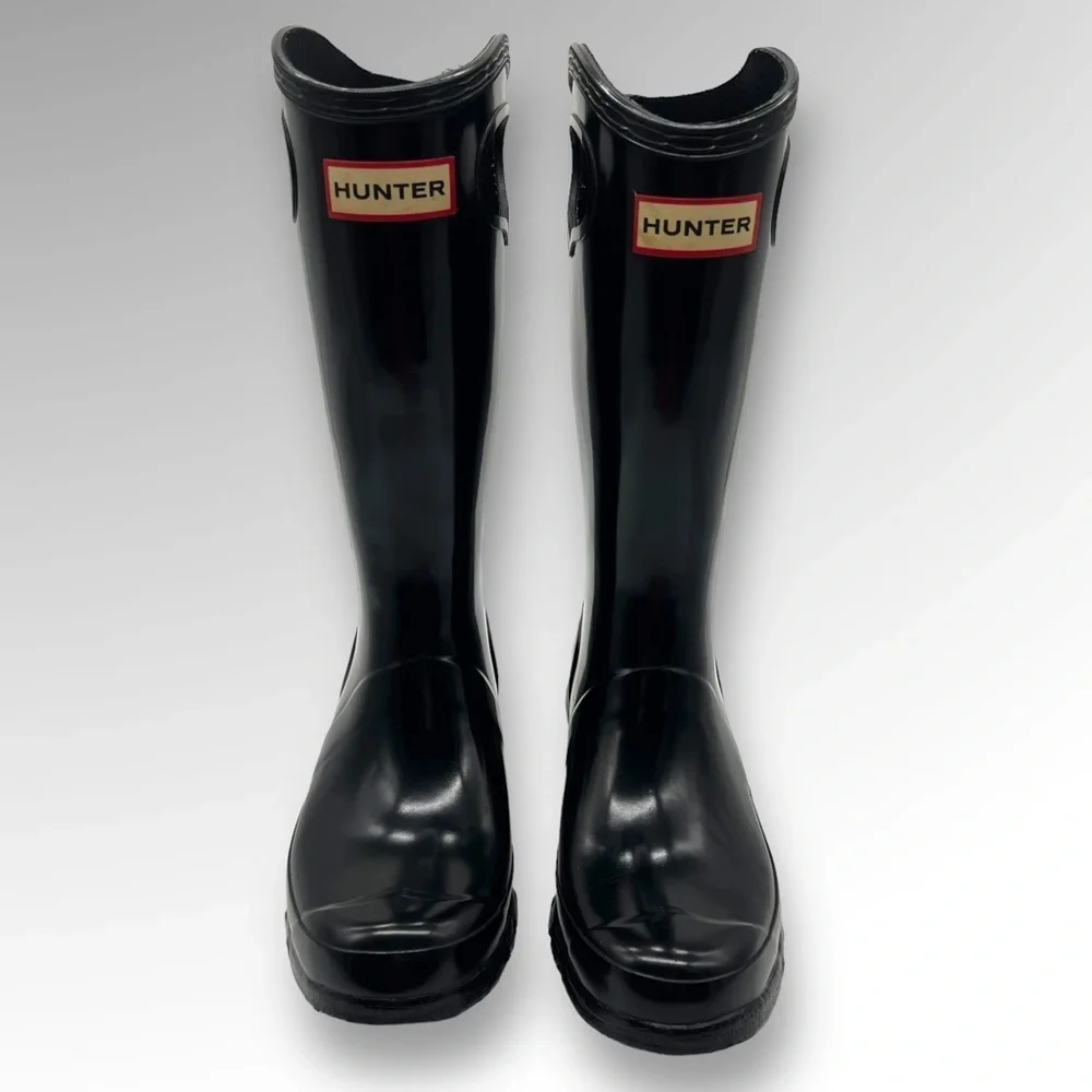 Black hunter black gloss boots. Size 7
